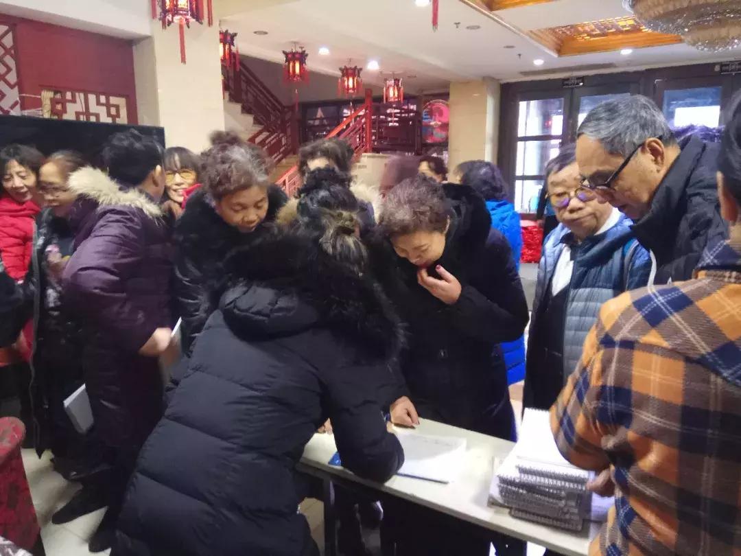 奉献人生，播洒光明-爱尔眼科角膜病主任陈铁红获“最美医生”奖