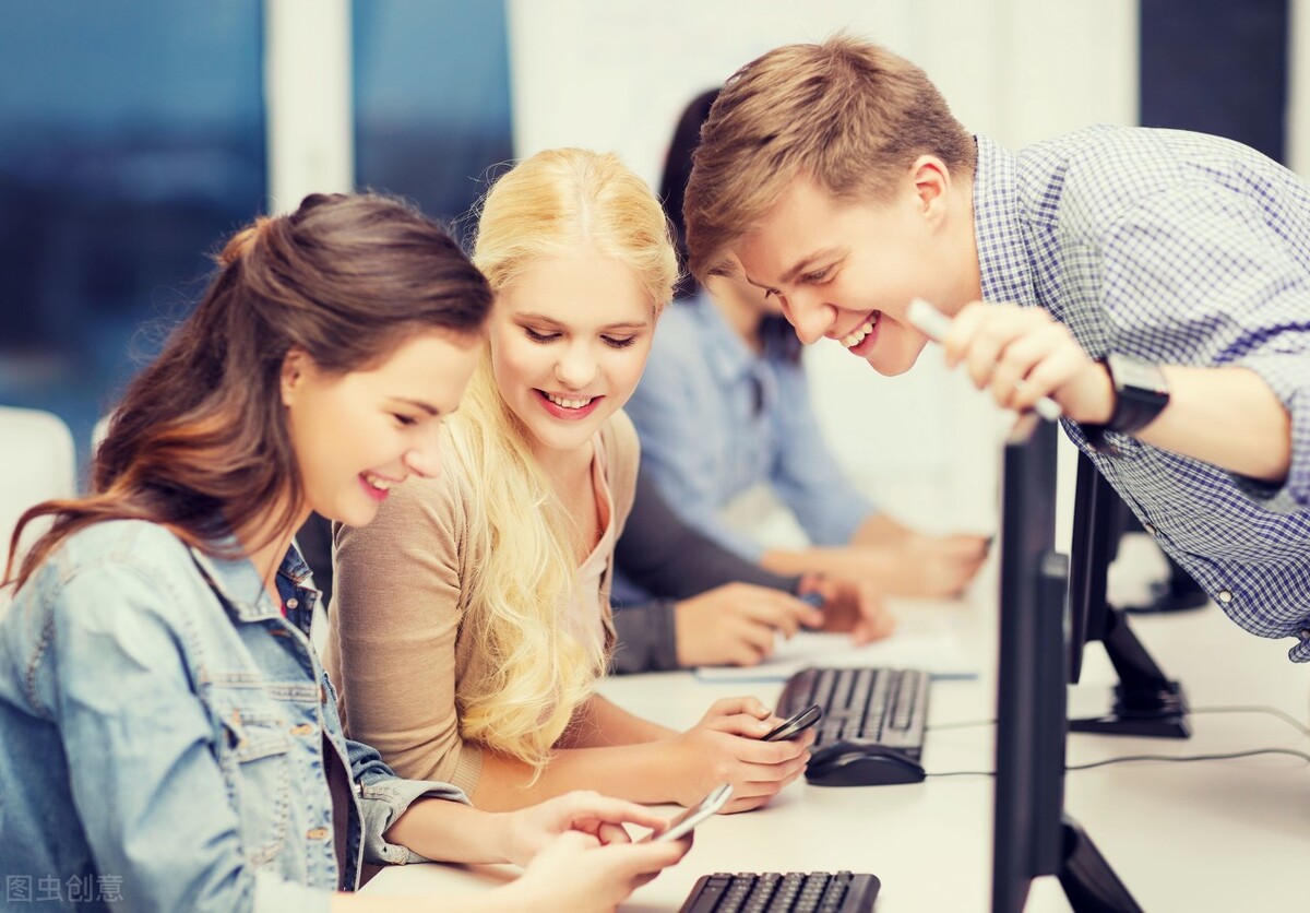 内向不爱说话怎样改变,内向不喜欢说话如何破局