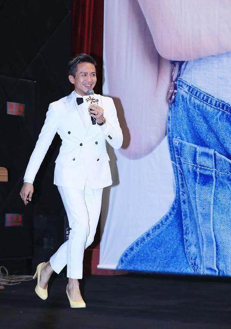 王俊凯穿高筒靴,王俊凯穿靴子