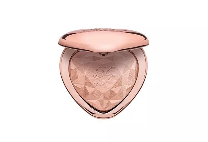 拥有这7款闪闪惹人爱的高光，blingbling女神就是你