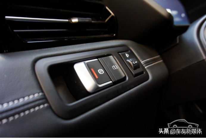 小鹏g3i520g,小鹏g32021款试驾