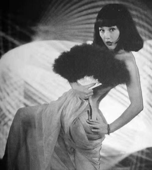 10位被整形毁掉的女星,被整容毁掉的女明星