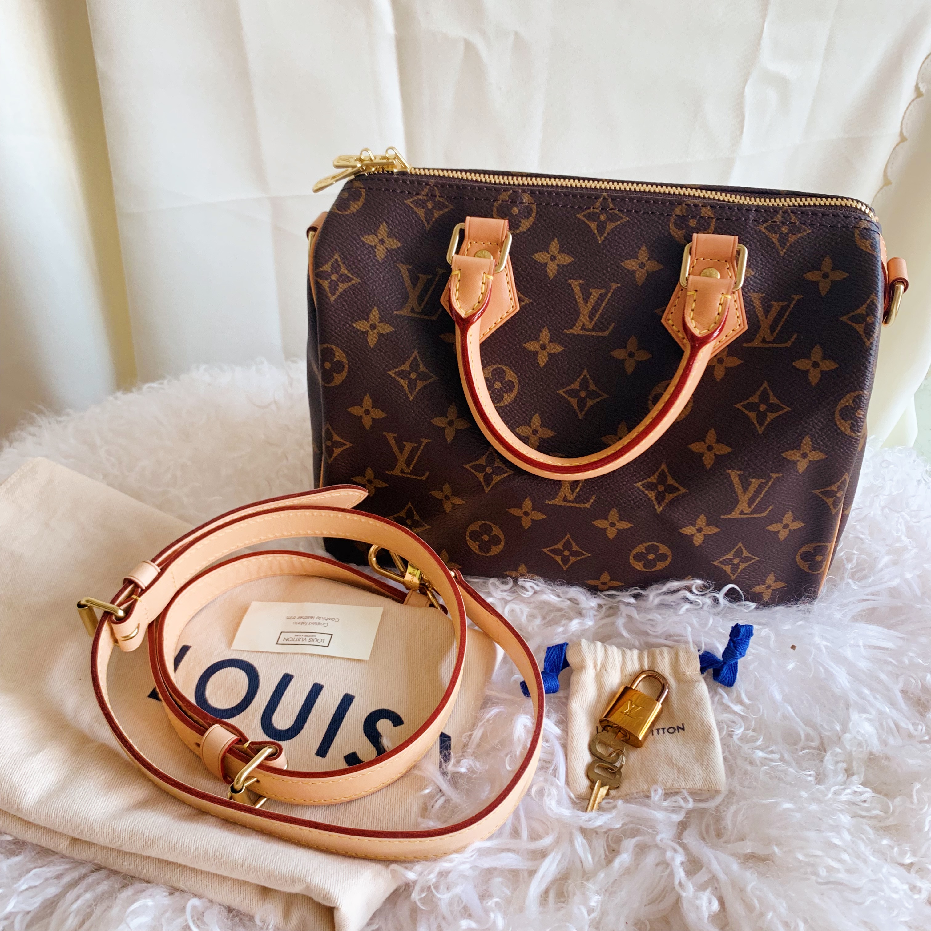 lv防晒衣男款,lv真假辨别最快的方法