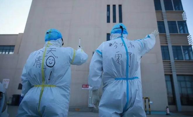 55天紧急状态，你看天津几分像从前，早点硬菜点心安排起来