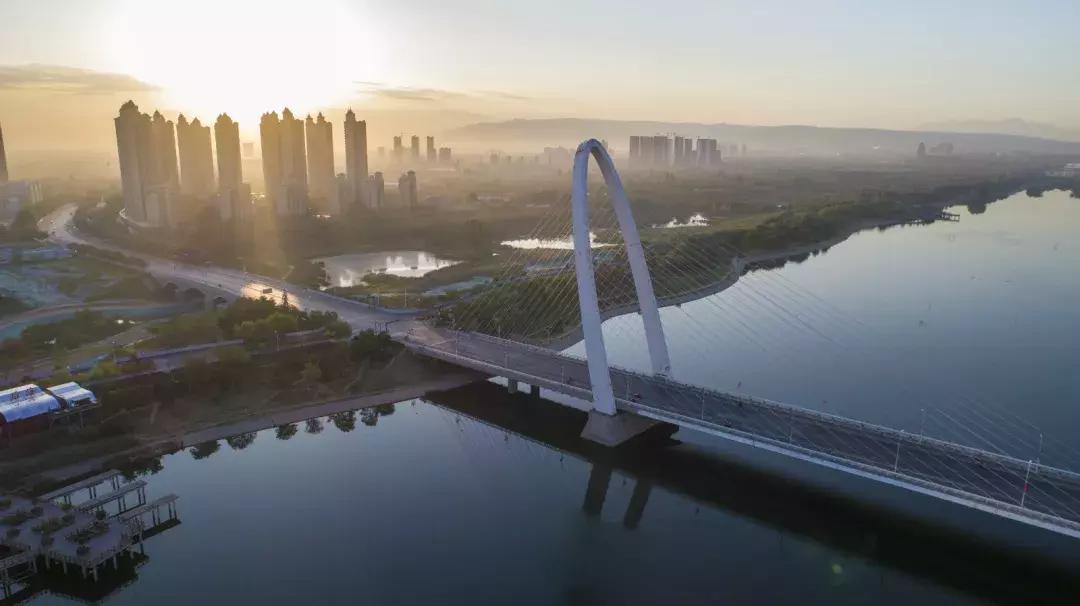 央视新闻直播西安夜景,央视直播西安奥体中心