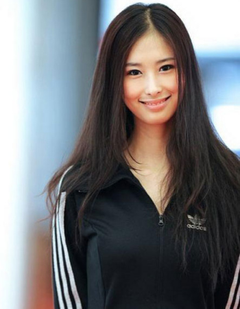 车模翟凌2018北京车展,中国第一车模翟凌复出