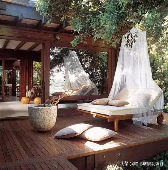 木铺装在私家庭院中的巧妙运用，是个学问