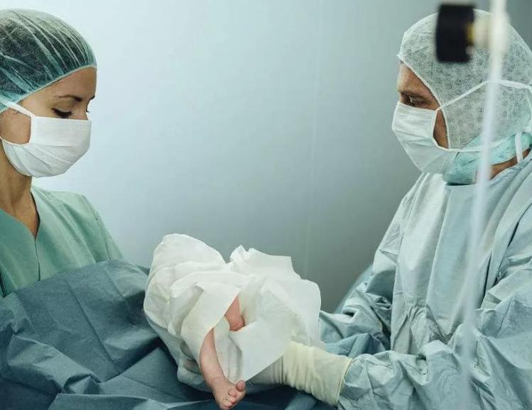 为什么很多孕妇选择剖腹产,比顺产更让孕妈担心的是侧切