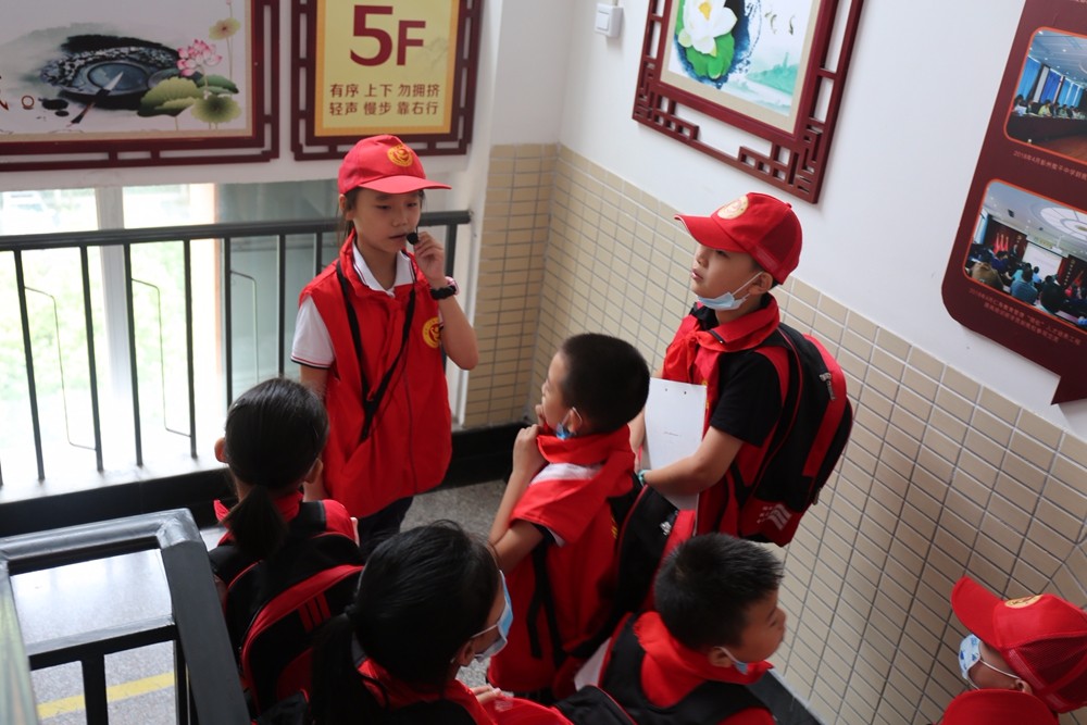 红领巾小记者眼中的新时代,红领巾小记者眼中的新时代系列