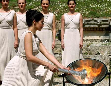 在没有打火机的时候怎么有火,古代的人没有火柴打火机怎么生火