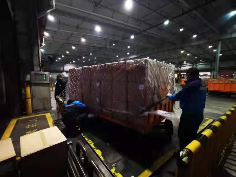 春秋航空公司服务热线电话号码,春秋航空如何升级成可以免费托运