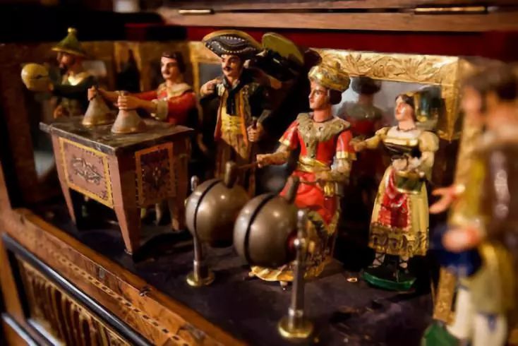 荷兰国花郁金香风车,荷兰风车和郁金香