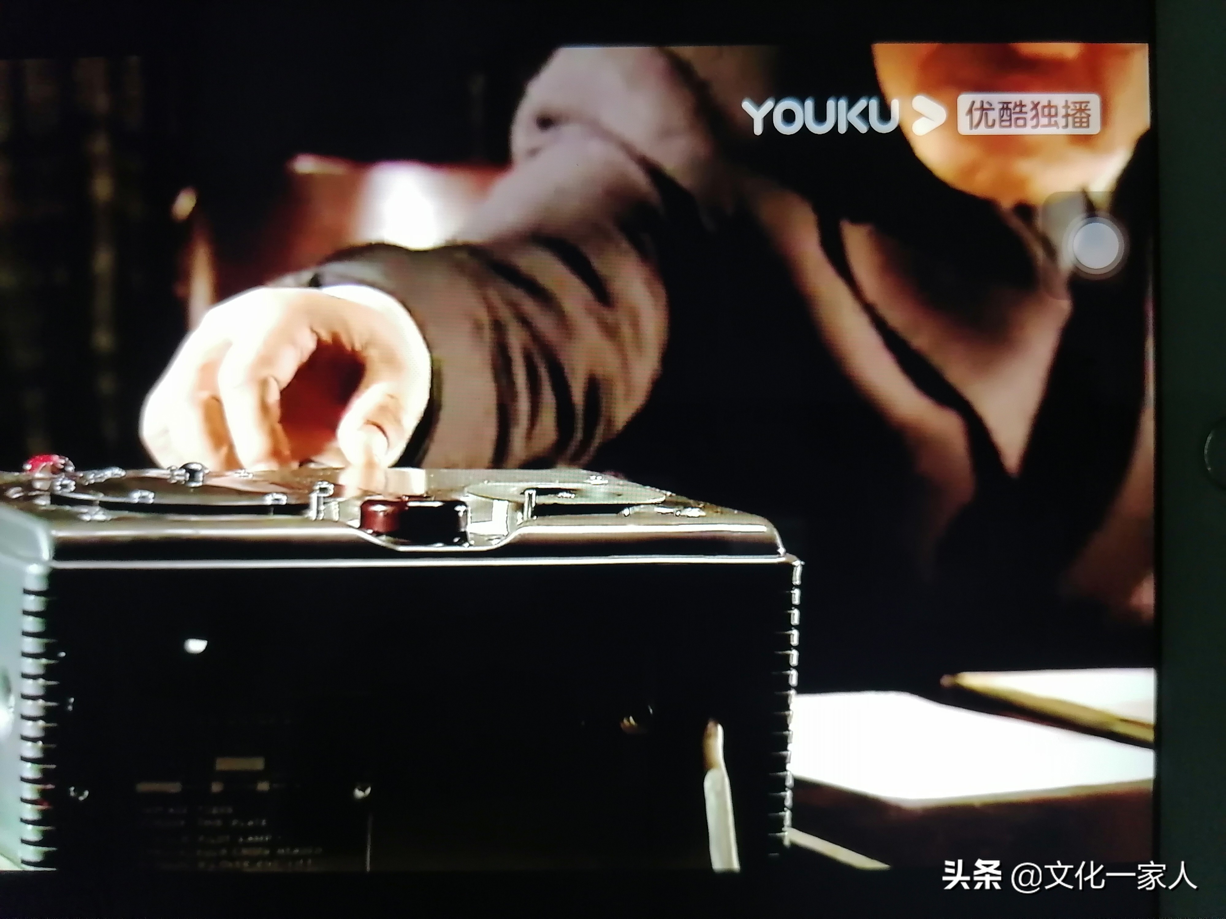 《悬崖》：一场敌中有我，我中有敌，斗智斗勇命悬一线的生死较量