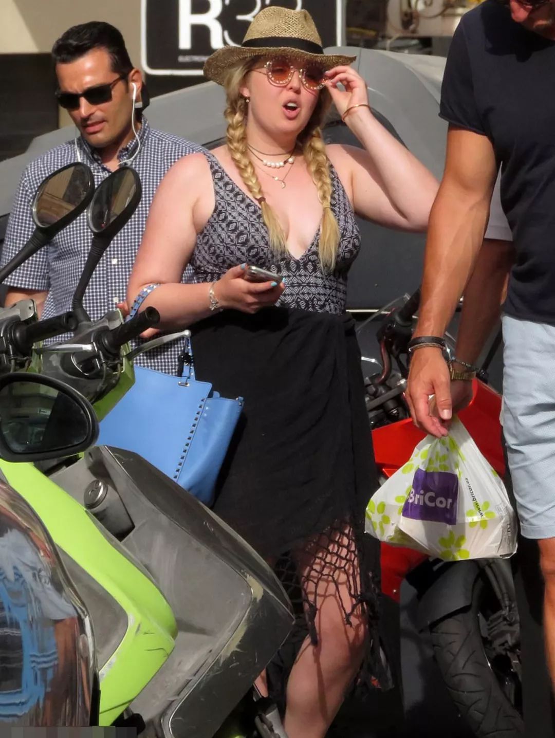 特朗普女儿穿旗袍,特朗普小女儿写真照