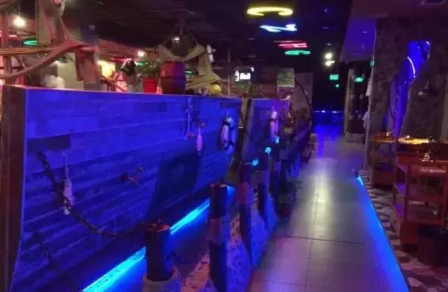 降温吃火锅是对冬天最起码的尊重,吃火锅是对冷天起码的尊重