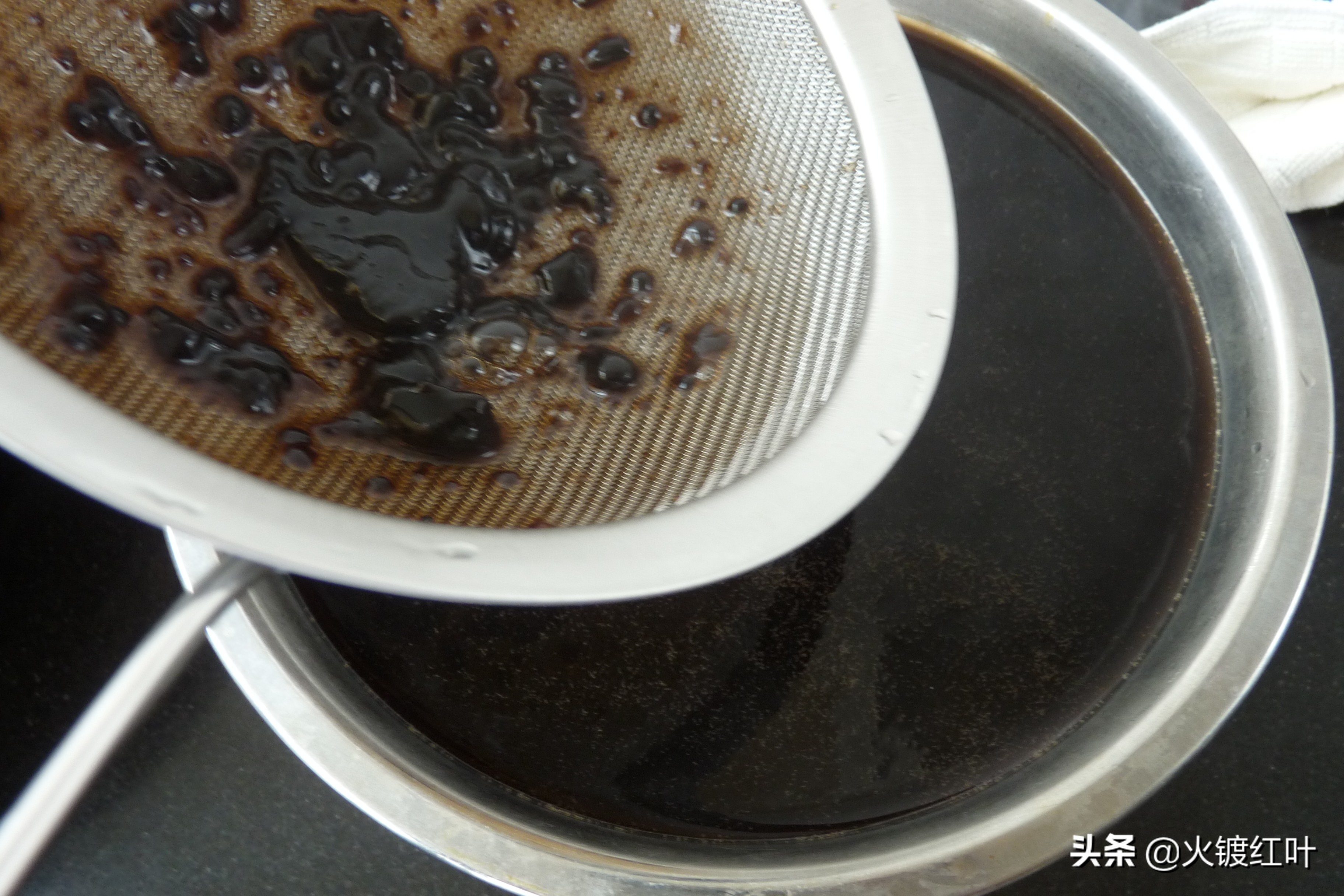 如何在家做消暑龟苓膏,自制龟苓膏清热消暑的必备饮品