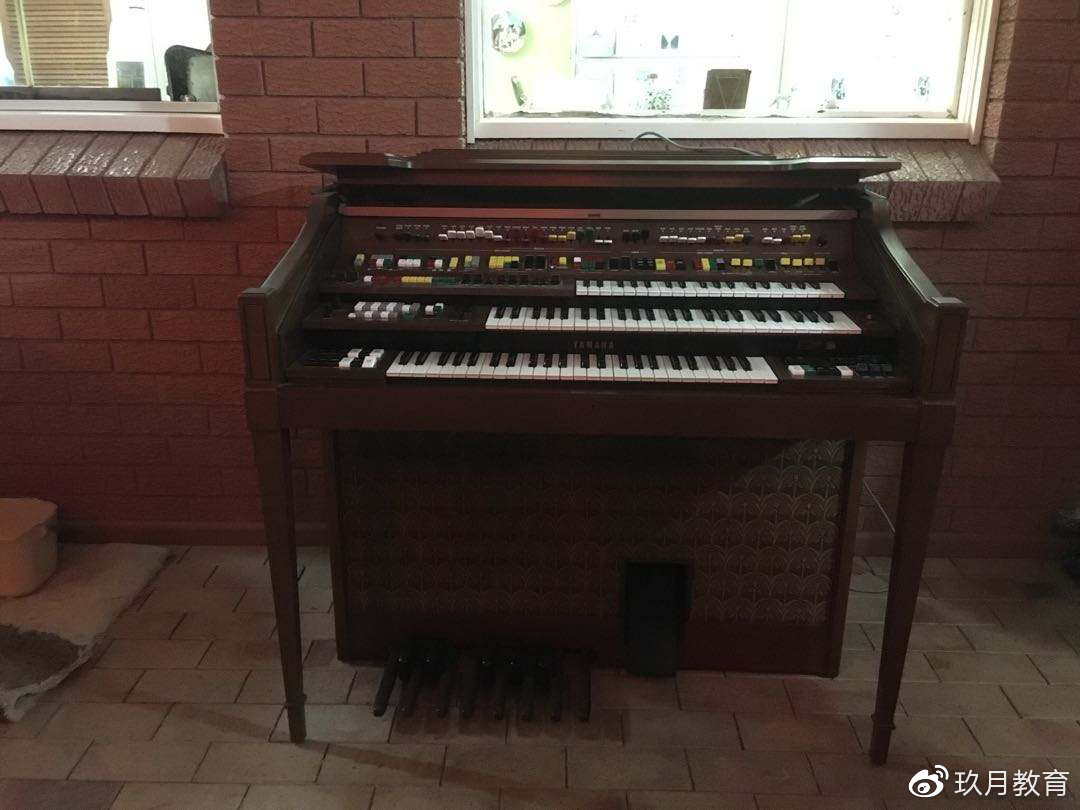 从笨重的按键手机到智能手机,从笨拙到进步