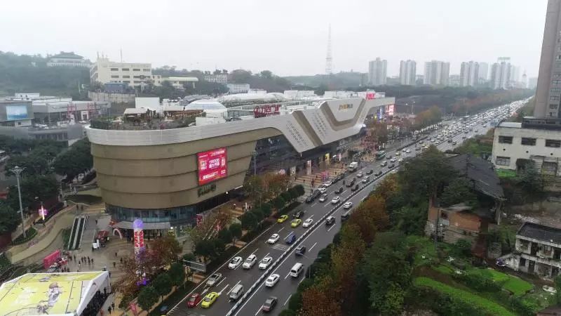 万达广场工作发展空间,万达广场经济效益