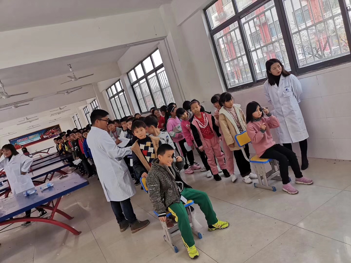 视光中心和眼科有什么区别,视光中心和眼镜店的区别