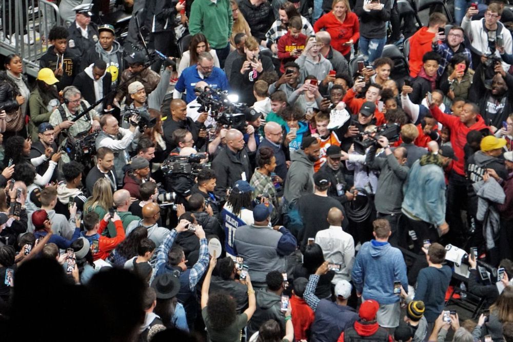 父子同场篮球詹姆斯,詹姆斯父子对打