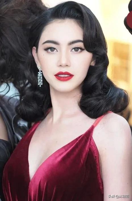 今年最火的法式穿搭,泰式女款穿搭