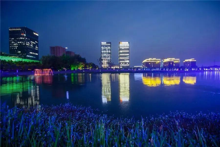 南京未来网络小镇悠谷,南京未来网络小镇悠湖之畔