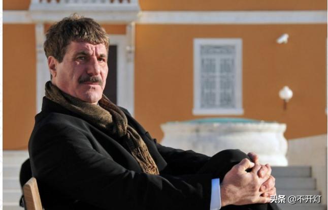 莫德里奇精彩足球瞬间,16岁足球老将与小将莫德里奇