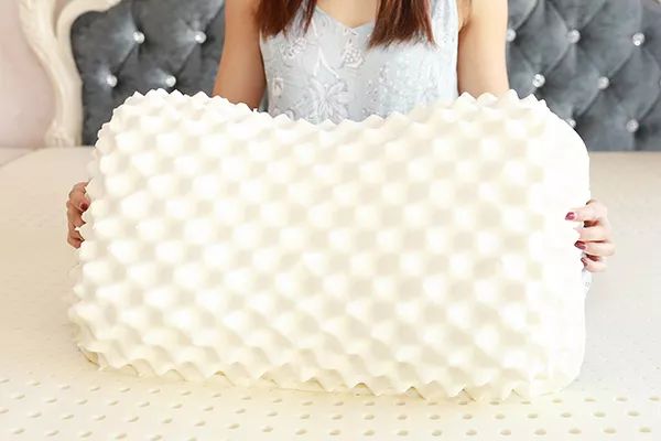 泰国皇家乳胶枕头原装进口正品,泰国pavattaya乳胶枕头价格多少