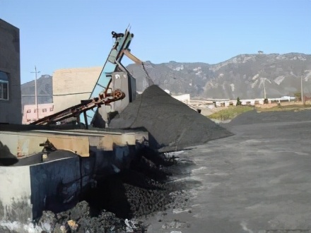 刚挖出煤为什么用水洗才能用,刚刚出来的煤为什么要用水洗一下