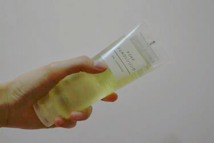 卸妆水怎么区分水性油性,卸妆水卸妆力度不够怎么办