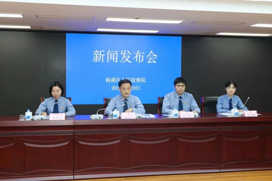 当心别让狼盯上,提防被别人骗的视频