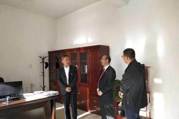 中院院长到人民法庭调研指导,院领导到杨庄法庭调研