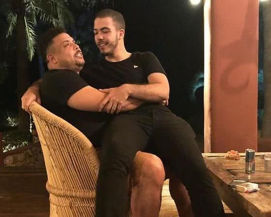 9号球员罗纳尔多,罗纳尔多传奇人生