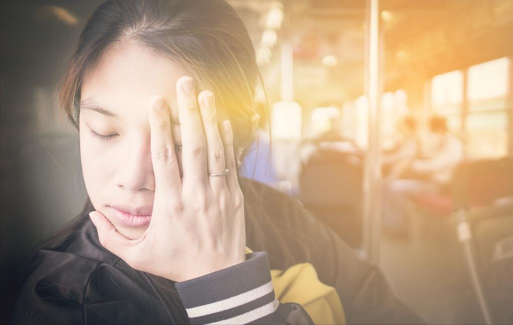 为啥坐车玩手机晕车,一玩手机就晕车怎么缓解