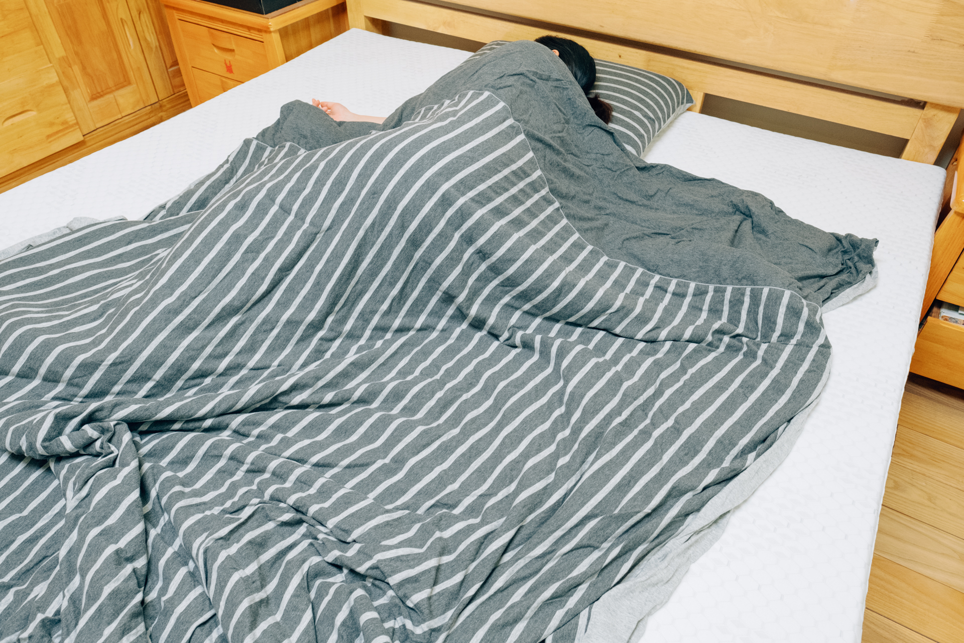 正宗乳胶床垫特点是什么,大品牌乳胶床垫是真的吗