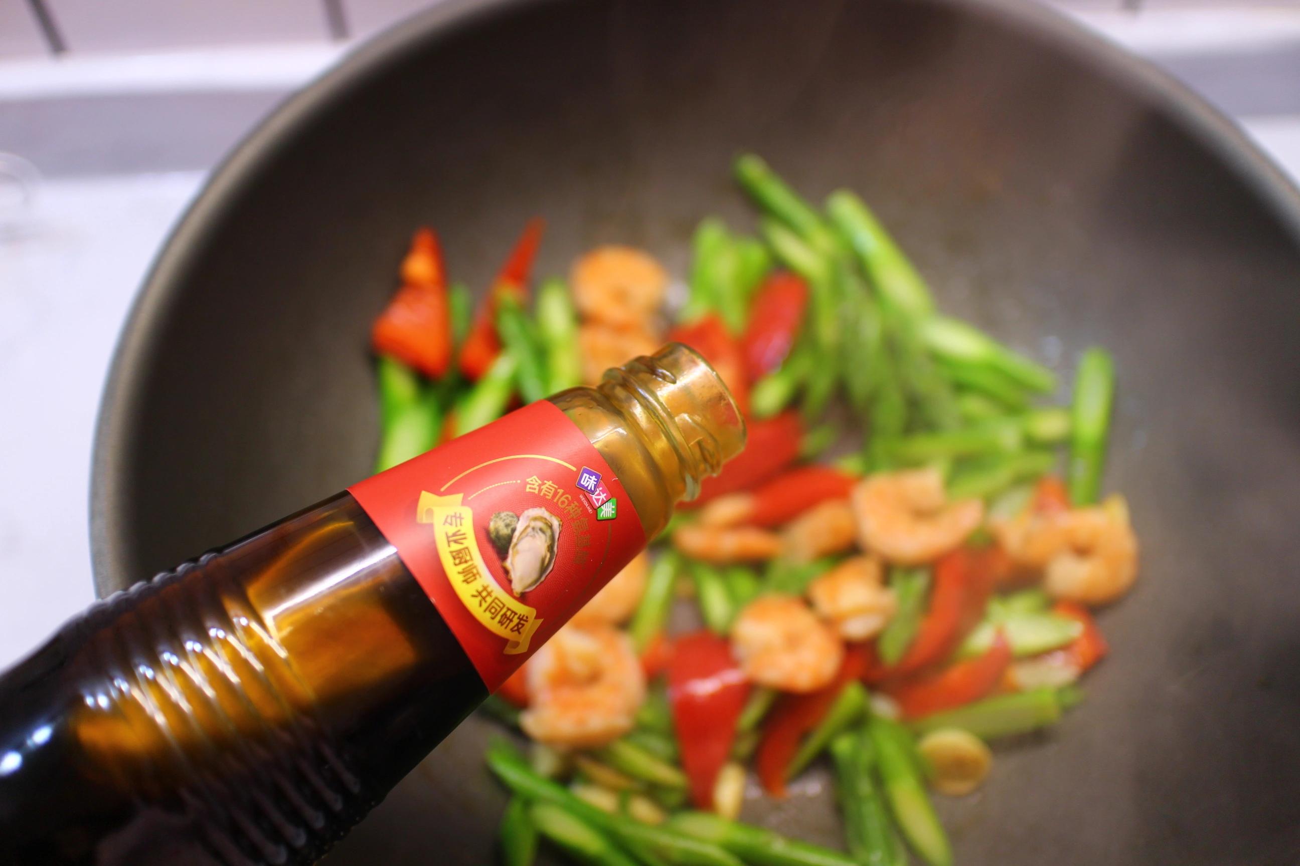 芦笋炒虾仁应季菜品,清脆爽口,女人常吃越来越苗条