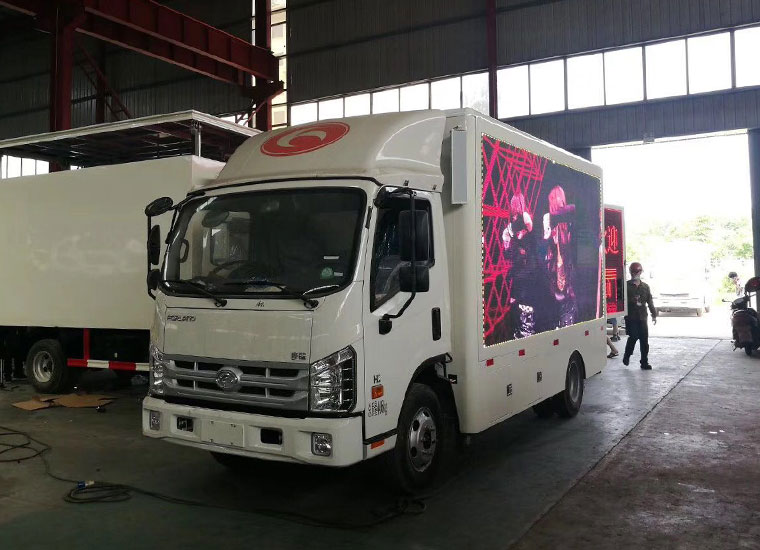 led宣传车一天收入多少钱,想购买led移动宣传车多少钱