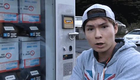 日本产自动无人售货机,日本卖快餐的自助贩卖机