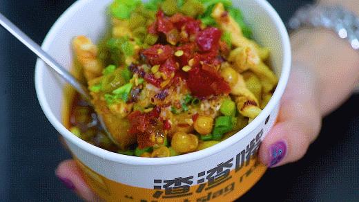 全球疯抢的网红小吃都来徐州苏宁负一层了！100元能吃掉一半