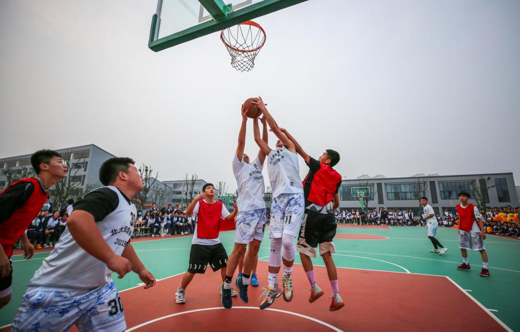 倚山傍湖听涛起看北大新世纪恒定中学如何开创高中基础教育新格局