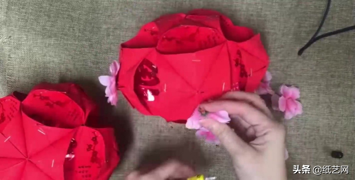 新年灯笼怎么做又简单又好玩,用红包做元宵节灯笼教程
