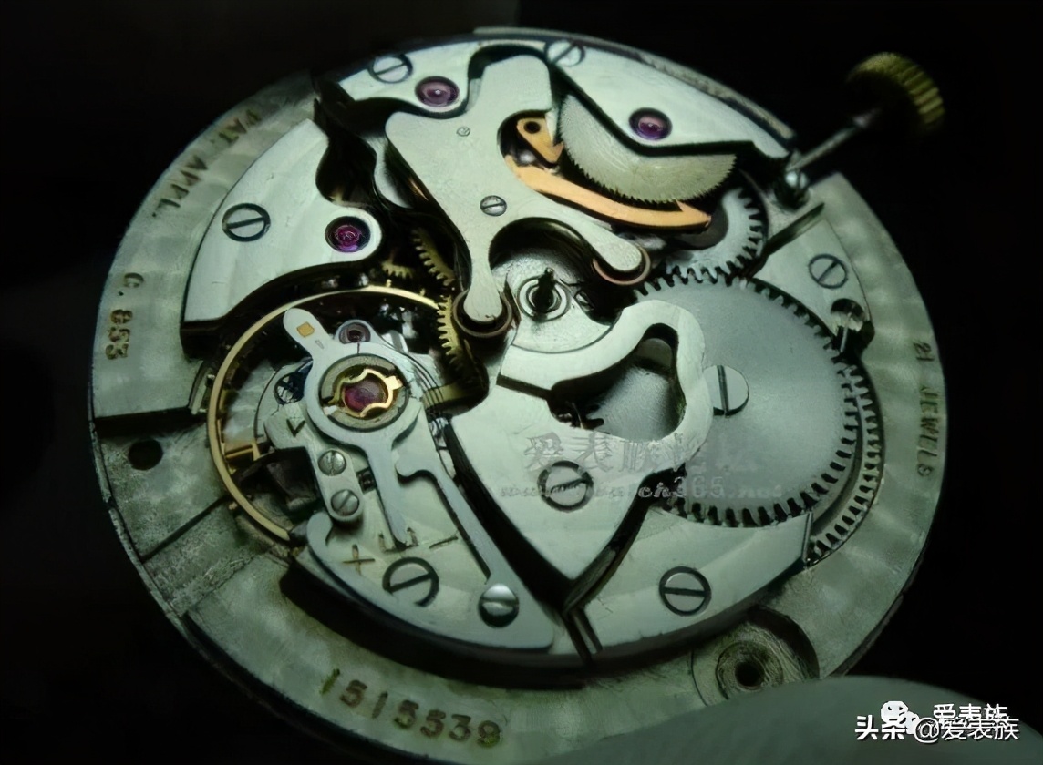 万国32111与32110机芯哪个好,80年代万国机芯