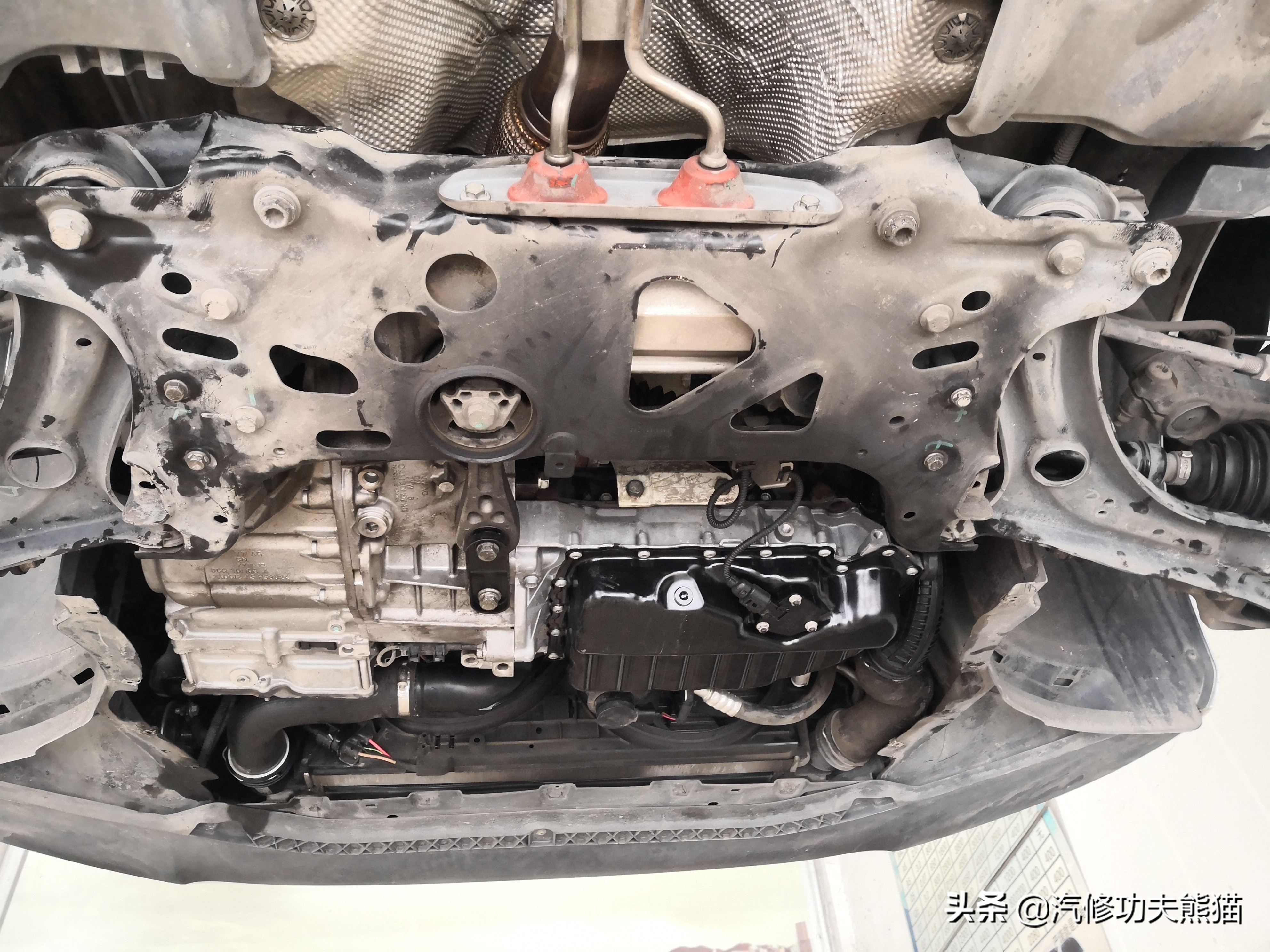 dsg双离合起步抖动有异响,大众帕萨特3.0v6发动机烧机油
