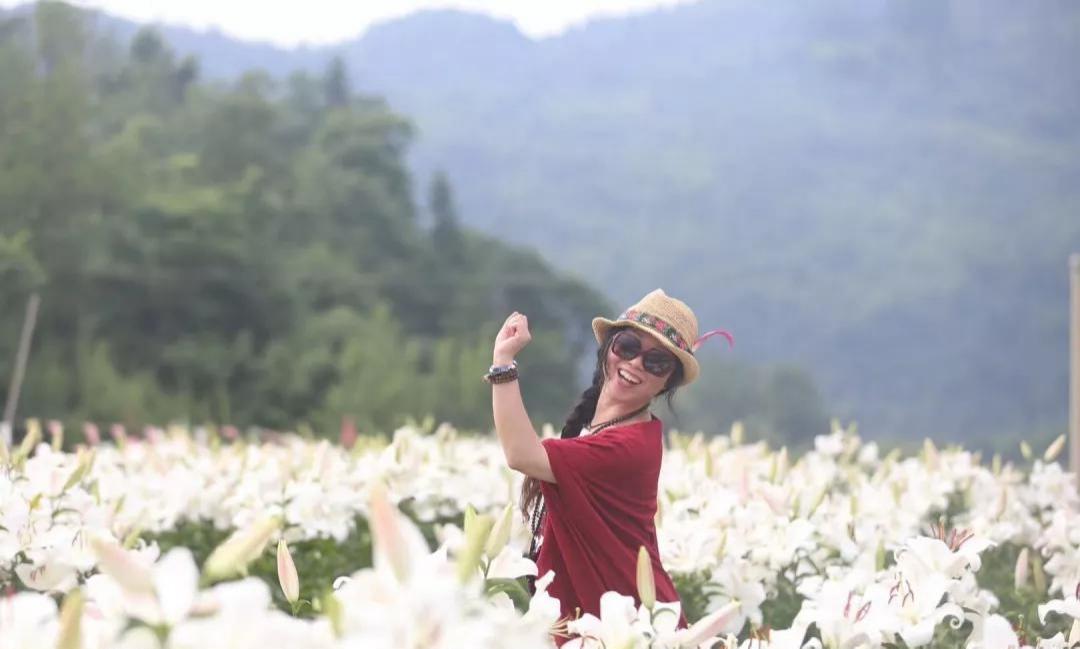 湖南小伙返乡创业种蔬菜,农村小伙创业卖花