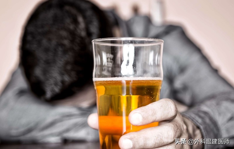 经常过量喝酒对身体有哪些危害,过量饮酒对身体会造成哪些危害