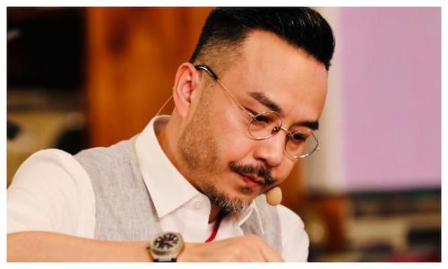 汪涵从中专逆袭湖南卫视主持人,从湖南一哥到跌落神坛