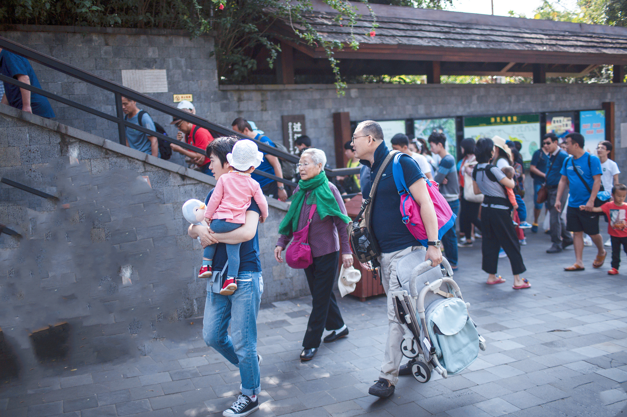 三亚有多少东北人定居,三亚适合不适合常住