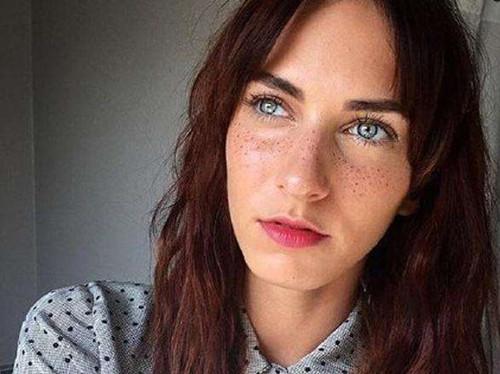 菱形脸适合一刀切齐刘海吗,菱形脸适合齐刘海一刀切吗