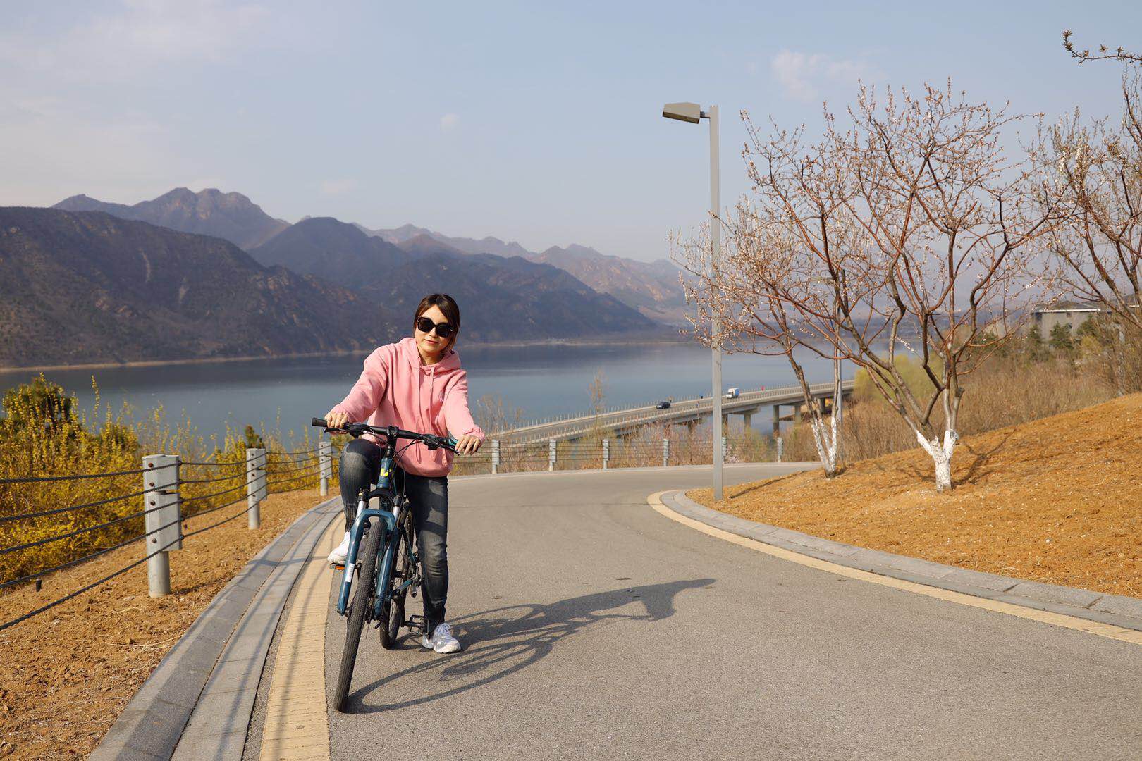 倚山傍水好地方,倚山傍水