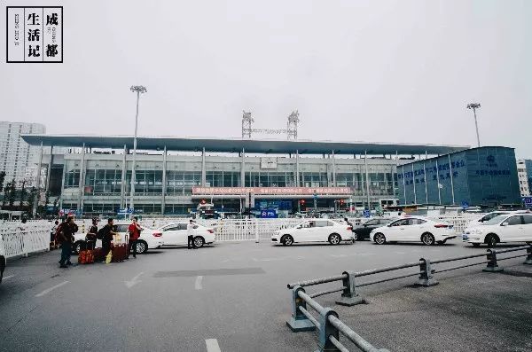 成都同根生,成都北门对比南门